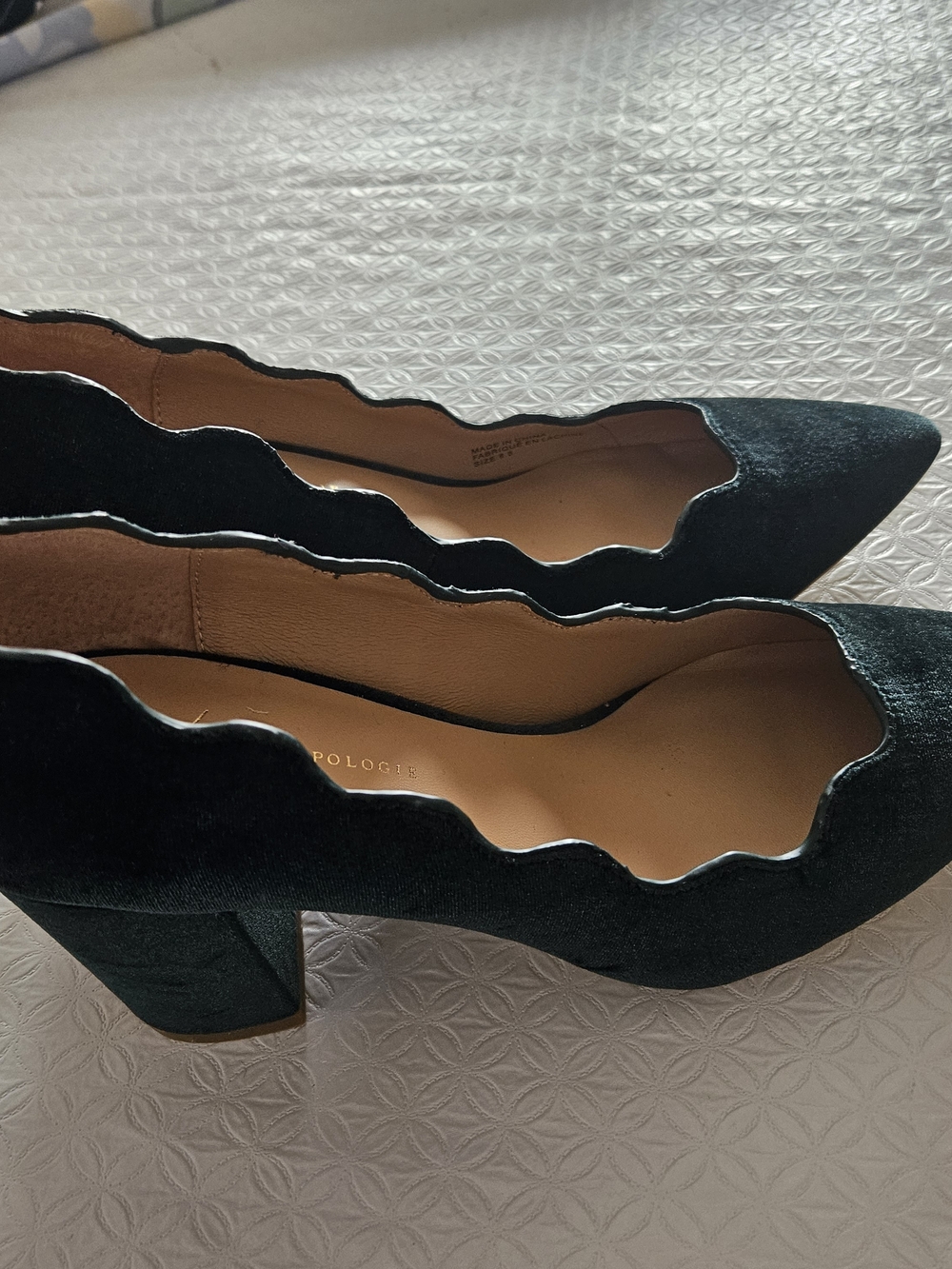 Anthropologie Emerald Green Scallop-Edge Velvet Heels - Picture 2 of 8